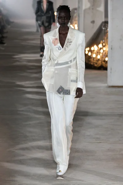 Look 1